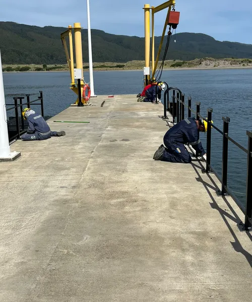 Muelles y Estructuras Navales - Especialistas en protección estructural y pintura industrial